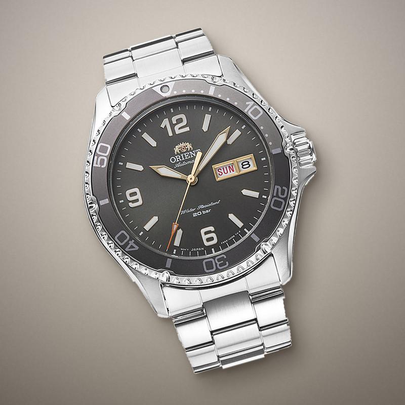 Reloj Análogo Hombre Orient Plateado RA-AA0819N